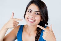 Blanchiment de dents : pourquoi consulter un dentiste